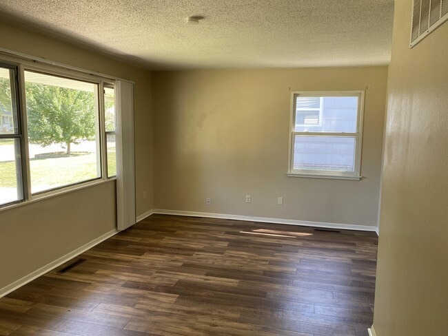 1010 18th St SW in Cedar Rapids, IA - Building Photo - Building Photo