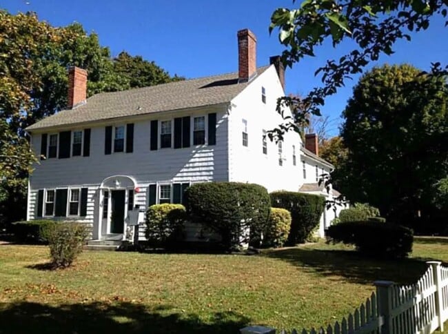 363 Waterman Ave in Smithfield, RI - Building Photo - Building Photo