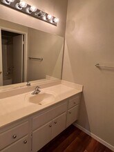 251 S Green Valley Pkwy in Henderson, NV - Foto de edificio - Building Photo