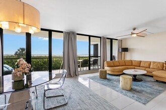 4050 N Ocean Dr in West Palm Beach, FL - Building Photo - Building Photo