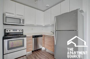 925 W Carmen Ave, Unit 7B in Chicago, IL - Building Photo