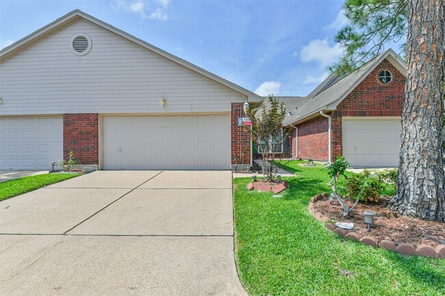 property at 3327 S Country Meadows Ln