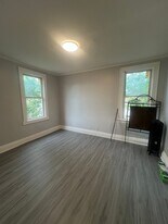 4 Eaton Pl in East Orange, NJ - Building Photo