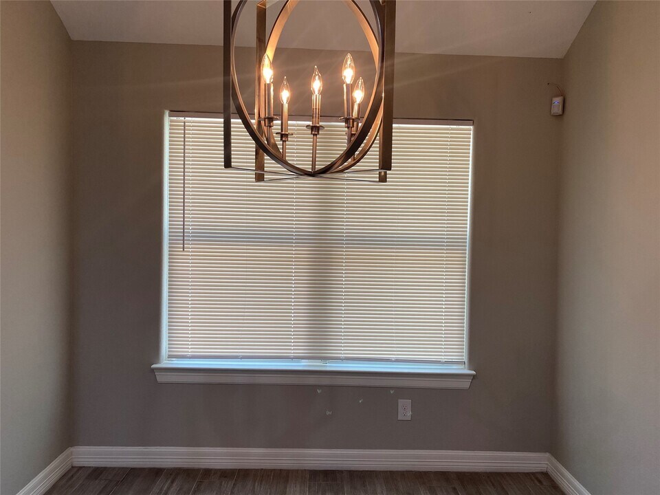 5210 Longmeadow St in Houston, TX - Building Photo