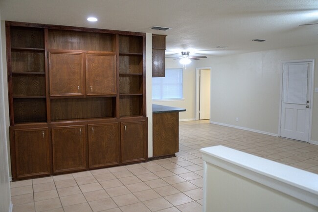 421 Brigadoon St in Tyler, TX - Building Photo - Building Photo