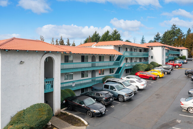 La Vista Apartments in Tukwila, WA - Foto de edificio - Building Photo