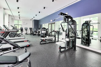 Vistas of Annandale in Annandale, VA - Foto de edificio - Interior Photo
