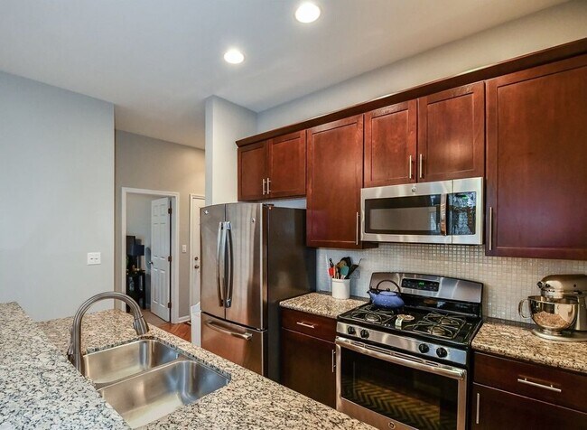 property at 1464 W Grace St