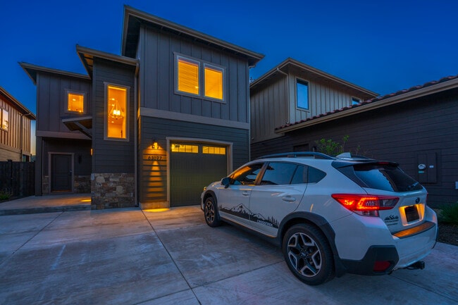 property at 63177 NW Via Cambria
