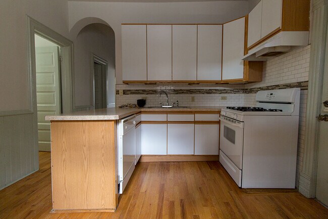 1211 W Melrose St, Unit M07H in Chicago, IL - Foto de edificio - Building Photo