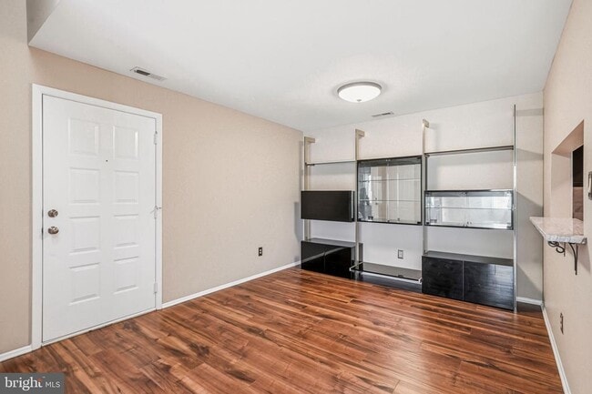 4215C Aberdeen Dr in Mount Laurel, NJ - Building Photo - Building Photo