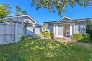 174 Trinidad Dr in Tiburon, CA - Building Photo