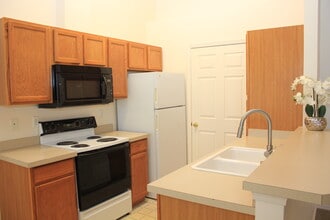 7626 W Opohonga Ln, Unit 201 in Boise, ID - Building Photo - Building Photo