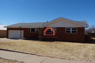 1604 Sheffield Dr in Clovis, NM - Building Photo