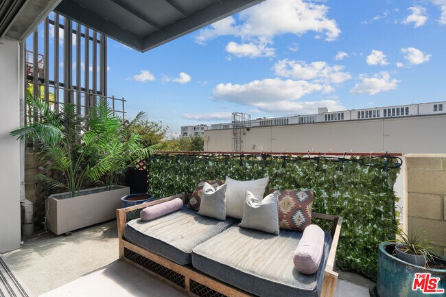 4141 Glencoe Ave-Unit -209 in Los Angeles, CA - Building Photo - Building Photo