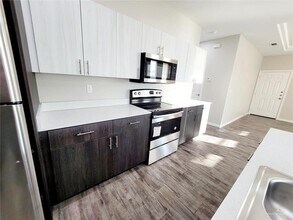 13 Lore Dr in Weslaco, TX - Building Photo - Building Photo