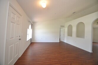 36 Frenora Ln in Palm Coast, FL - Building Photo - Building Photo