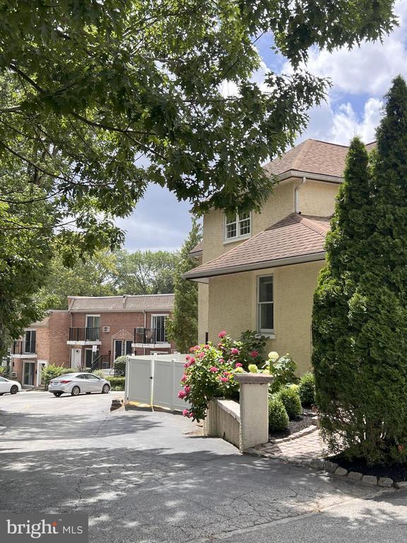 property at 9 Price St