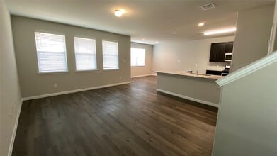13401 Cannon Crk Ct in Willis, TX - Building Photo - Building Photo