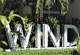 350 S Miami Ave, Unit 2105 in Miami, FL - Foto de edificio - Building Photo