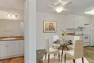 Terrace View Villas - Military Housing in San Diego, CA - Foto de edificio - Building Photo