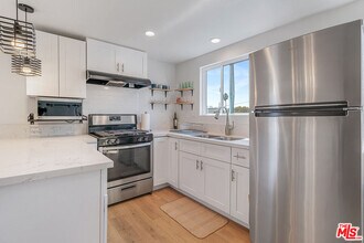 2217 Scott Ave in Los Angeles, CA - Building Photo - Building Photo