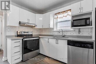 19 Westchester Rd in Toronto, ON - Building Photo - Building Photo