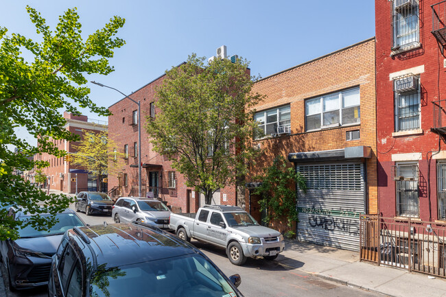 124 Walworth St in Brooklyn, NY - Building Photo - Building Photo
