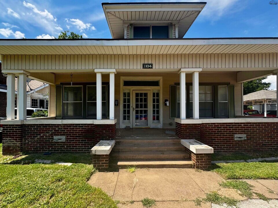 1104 Polk St in Wichita Falls, TX - Foto de edificio
