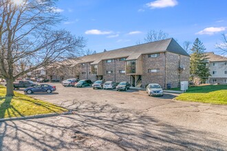 Southtree Apartments in Lansing, MI - Building Photo - Building Photo