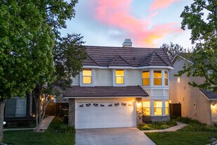 19830 Terri Dr in Santa Clarita, CA - Building Photo