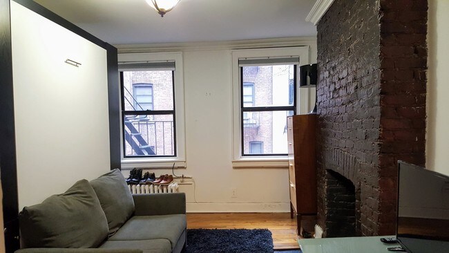 113 W 15th St-Unit -2W in New York, NY - Building Photo - Building Photo