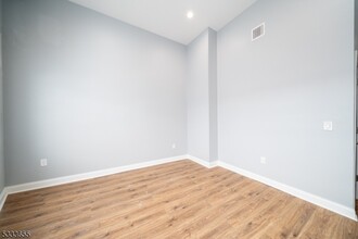 620 Valley Rd in Montclair, NJ - Building Photo - Building Photo