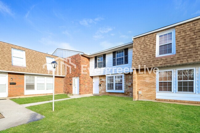 7511 Mt Ranier in Huber Heights, OH - Building Photo - Building Photo