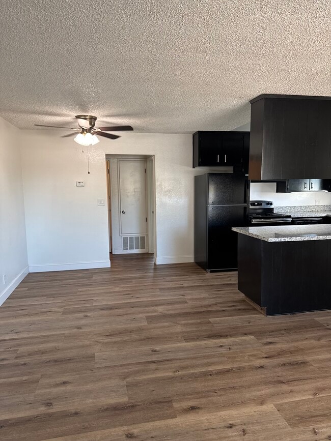 2706 S Sallee Ct, Unit 2706