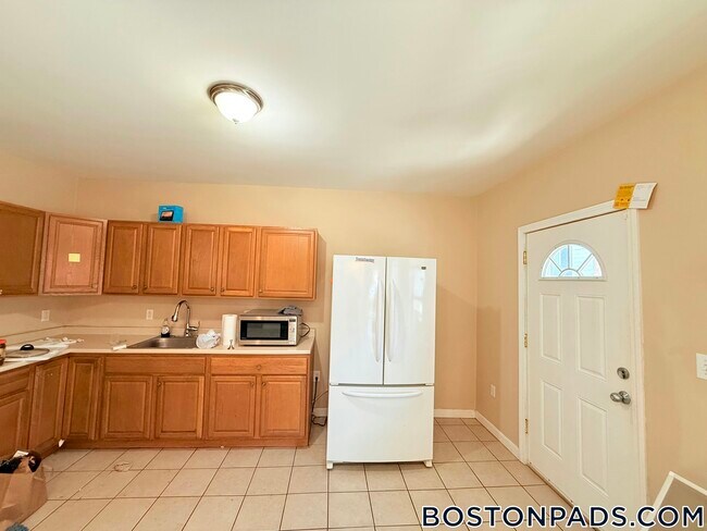 54 Pleasant St in Lowell, MA - Building Photo - Building Photo