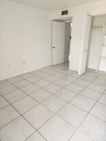 650 NE 149th St, Unit 408 A in North Miami, FL - Building Photo