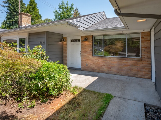 5530 SW Nicol Rd in Portland, OR - Building Photo - Building Photo