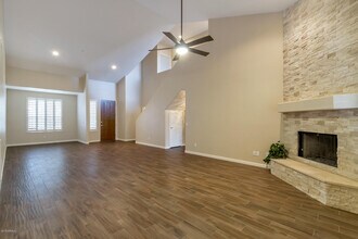 7387 E Camino Del Monte in Scottsdale, AZ - Building Photo - Building Photo