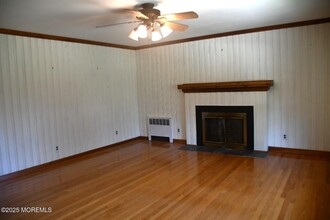303 Deerfoot Ln in Brick, NJ - Building Photo - Building Photo