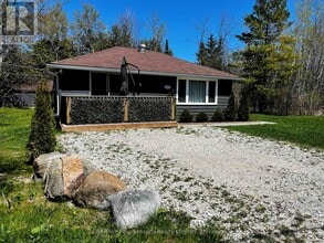 28 Betty Blvd in Wasaga Beach, ON - Building Photo - Building Photo