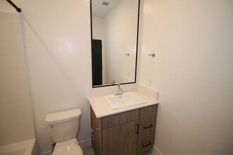 2737 E Tamarind Dr in Fresno, CA - Building Photo - Building Photo