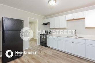 4030 Kalmar Dr in Indianapolis, IN - Building Photo - Building Photo