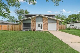 4904 Creekline Dr in Austin, TX - Building Photo