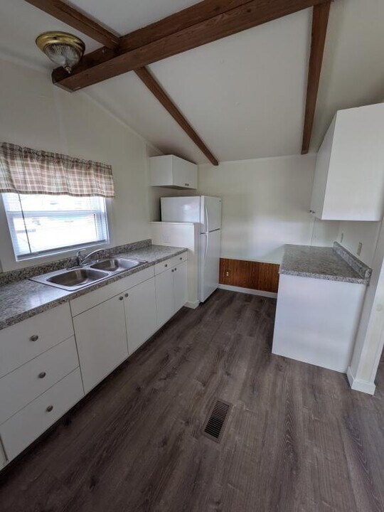 10749 E Pickard Rd in Mt. Pleasant, MI - Building Photo