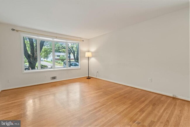 2623 Depaul Dr in Vienna, VA - Building Photo - Building Photo