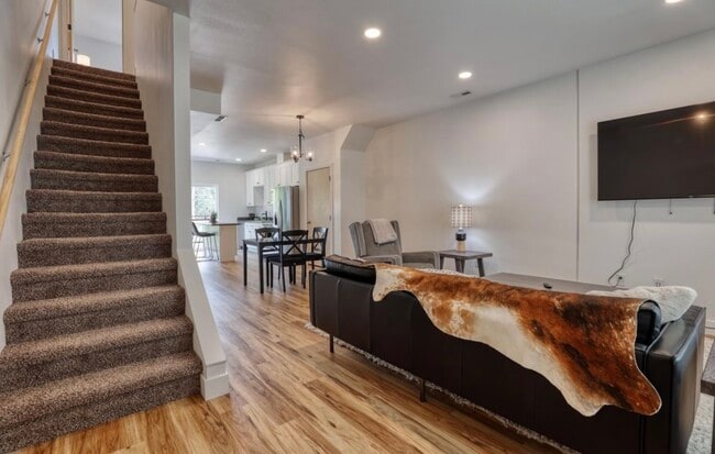 property at 825 S Main St