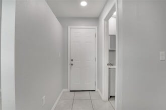 113 Jay Dr in Altamonte Springs, FL - Building Photo - Building Photo
