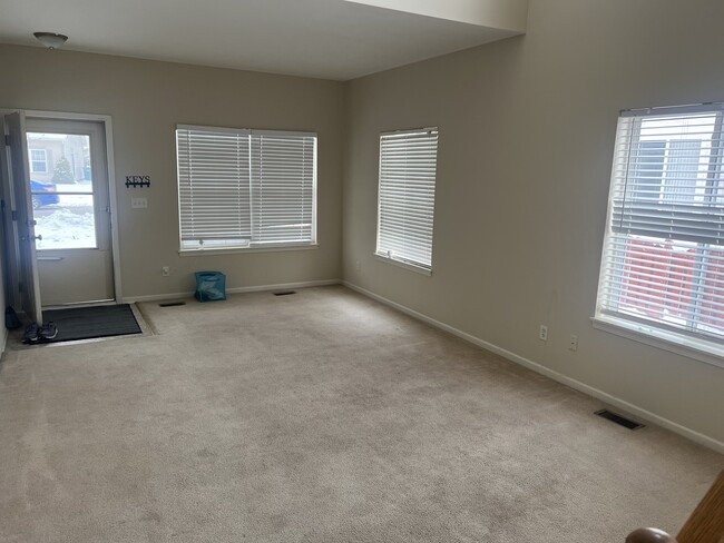 690 Zachary Dr in Romeoville, IL - Building Photo - Building Photo