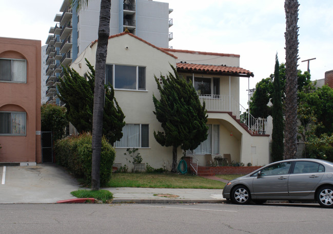 3945-3951 Centre St in San Diego, CA - Foto de edificio - Building Photo